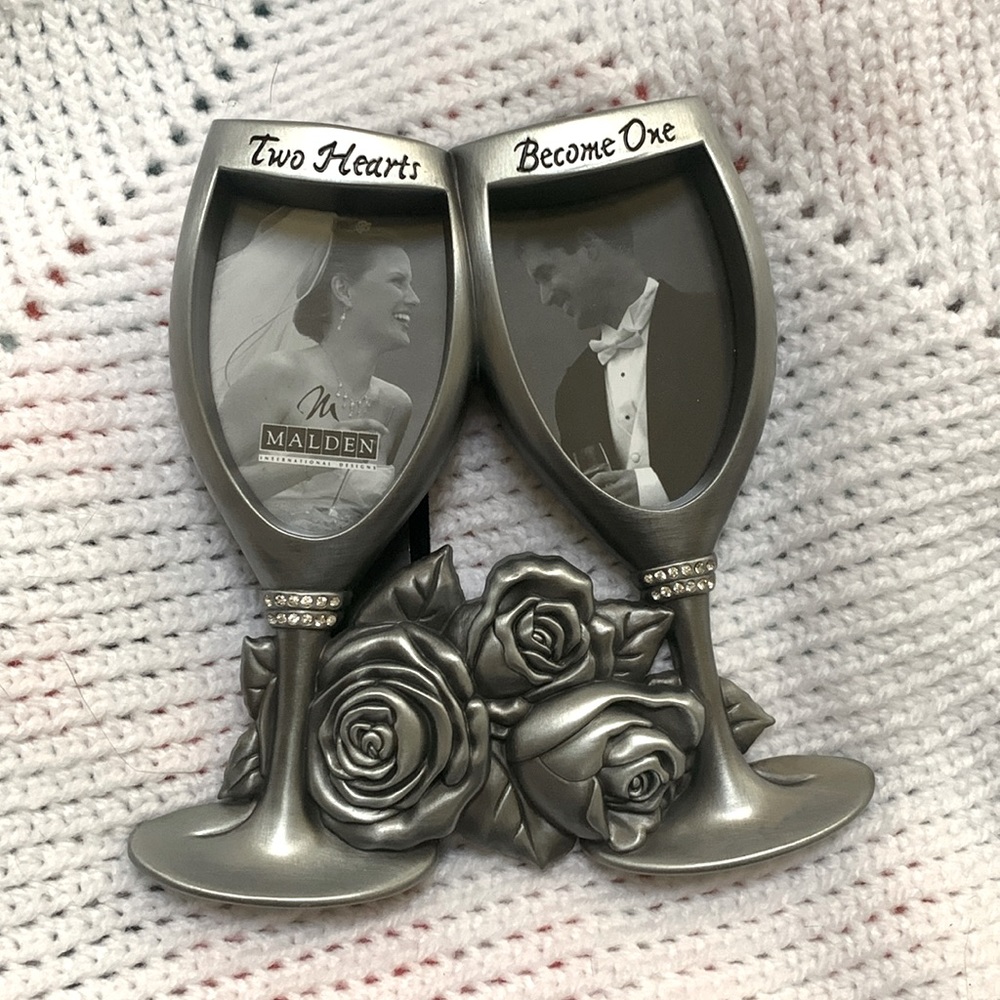 Malden “two hearts becomes one” wedding frame
